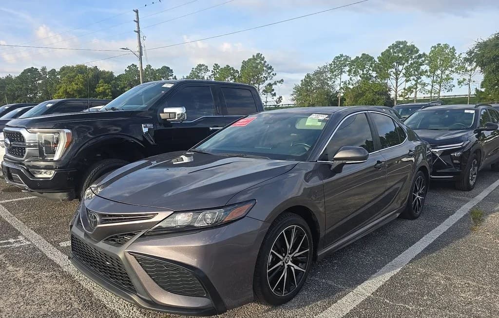 2024 TOYOTA CAMRY SE