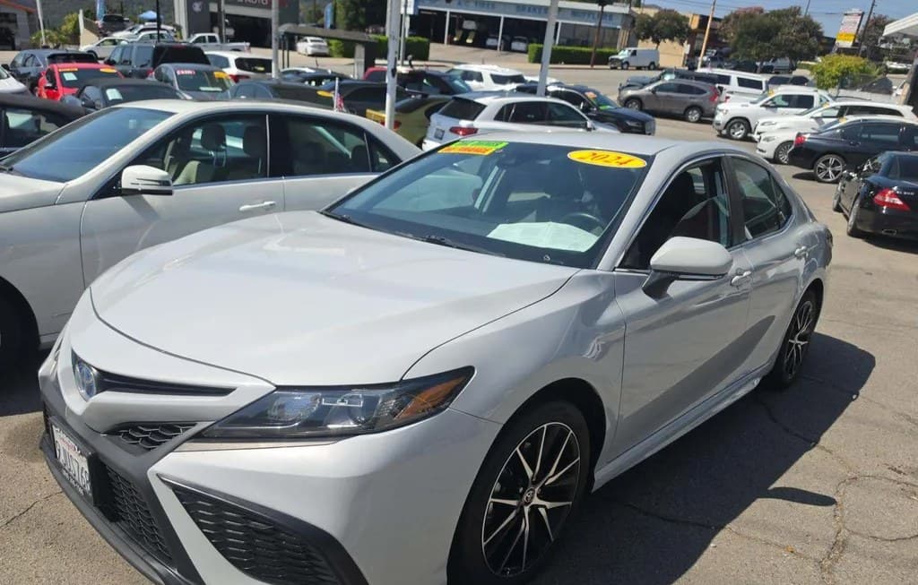 2024 TOYOTA CAMRY HYBRID SE