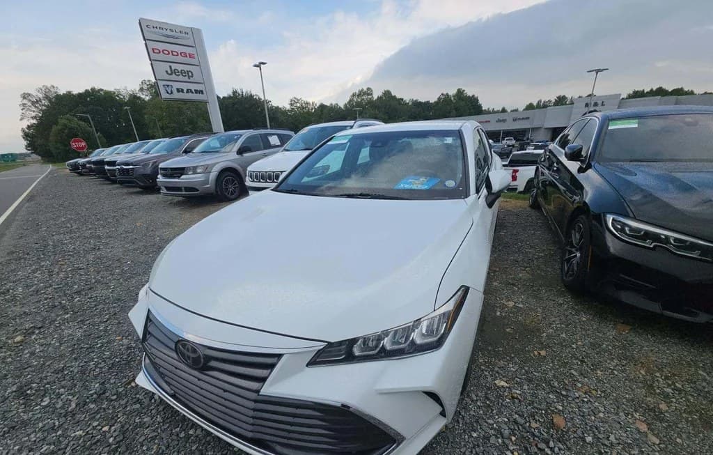 2022 TOYOTA AVALON XLE