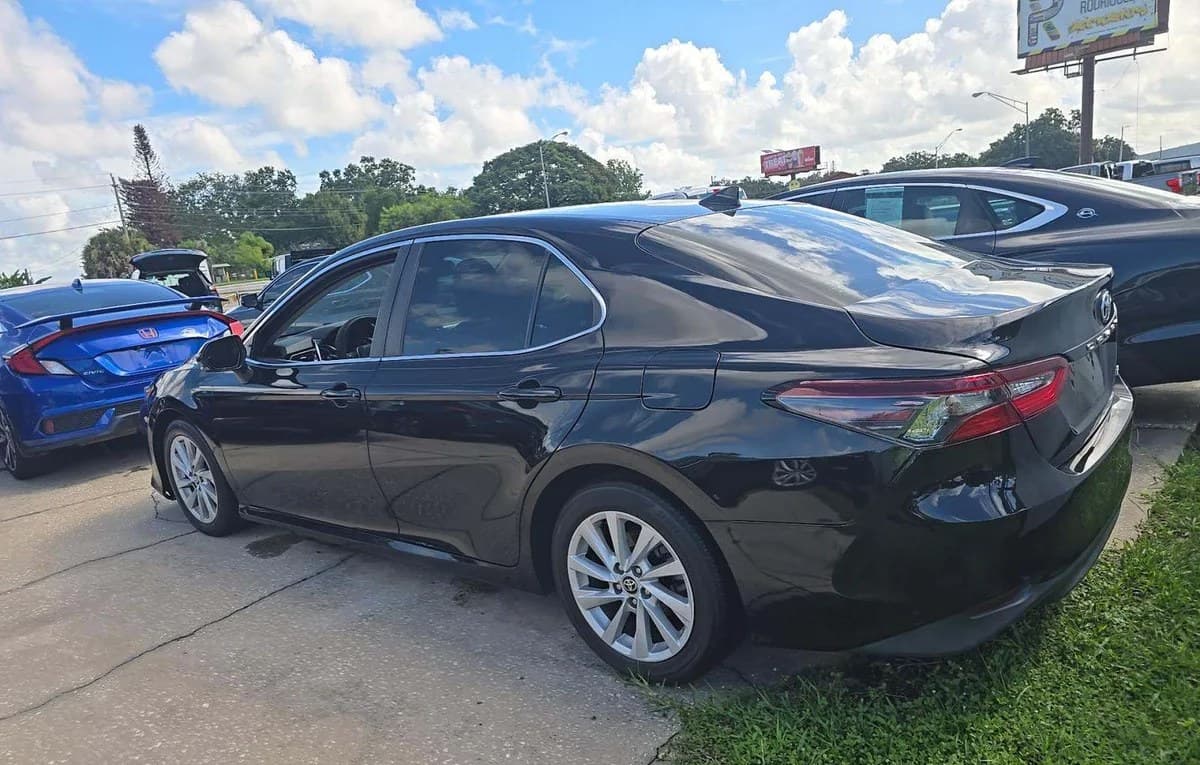 2021 TOYOTA CAMRY LE 3