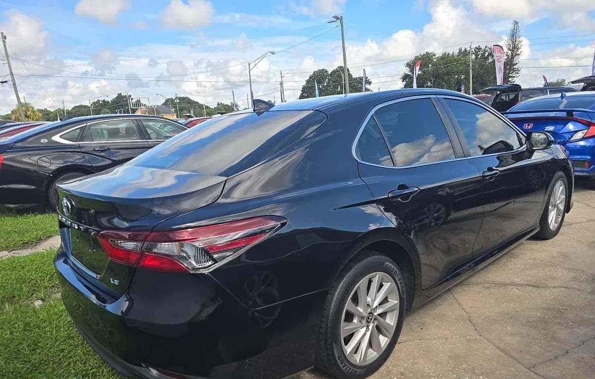 2021 TOYOTA CAMRY LE 4