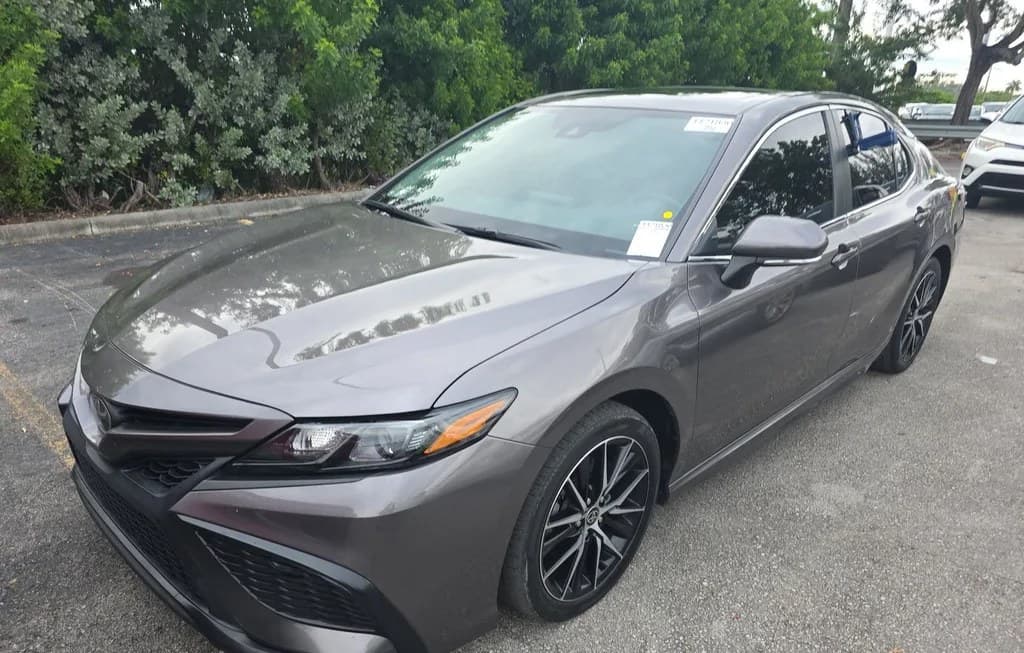 2024 TOYOTA CAMRY SE