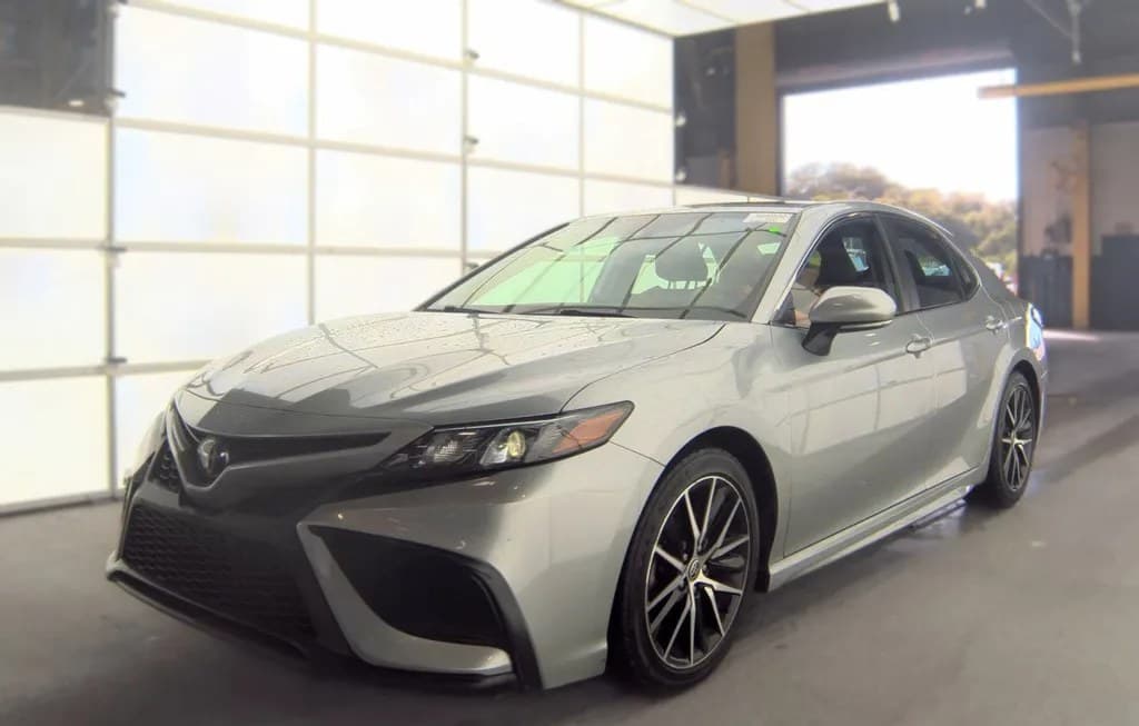 2023 TOYOTA CAMRY HYBRID SE