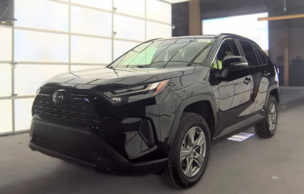 2024 TOYOTA RAV4 HYBRID LE