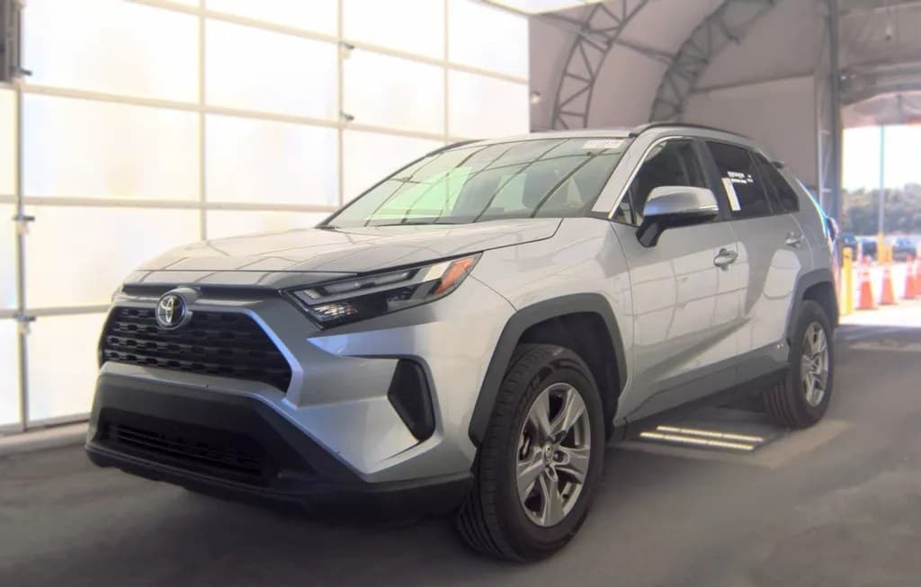 2025 TOYOTA RAV4 HYBRID LE