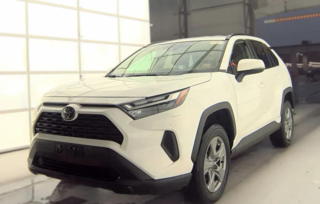 2025 TOYOTA RAV4 HYBRID XLE