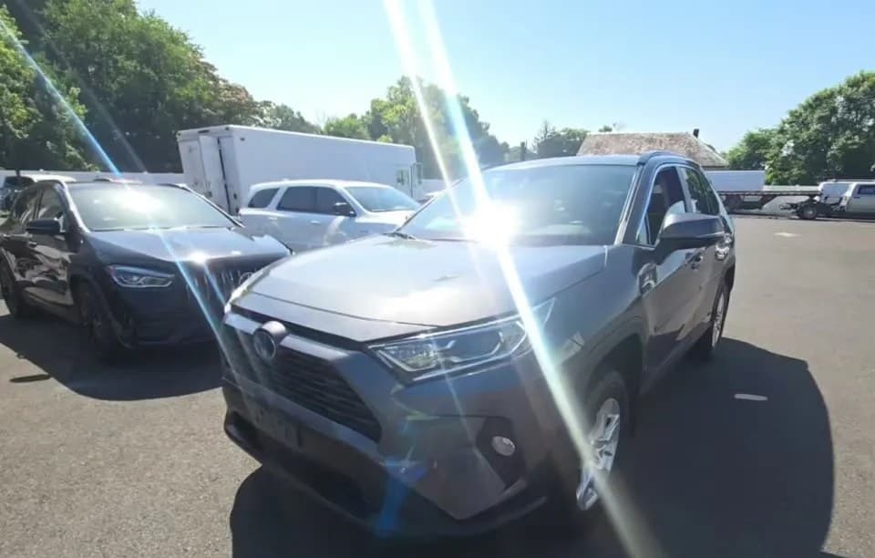 2020 TOYOTA RAV4 HYBRID XLE