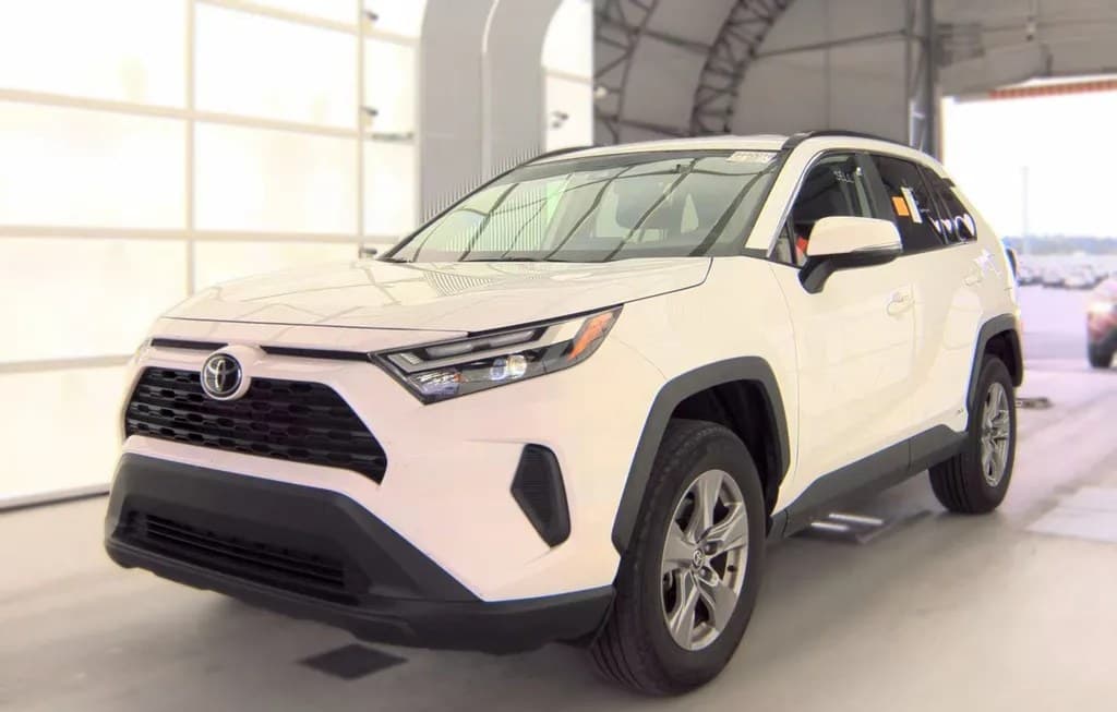 2025 TOYOTA RAV4 HYBRID XLE