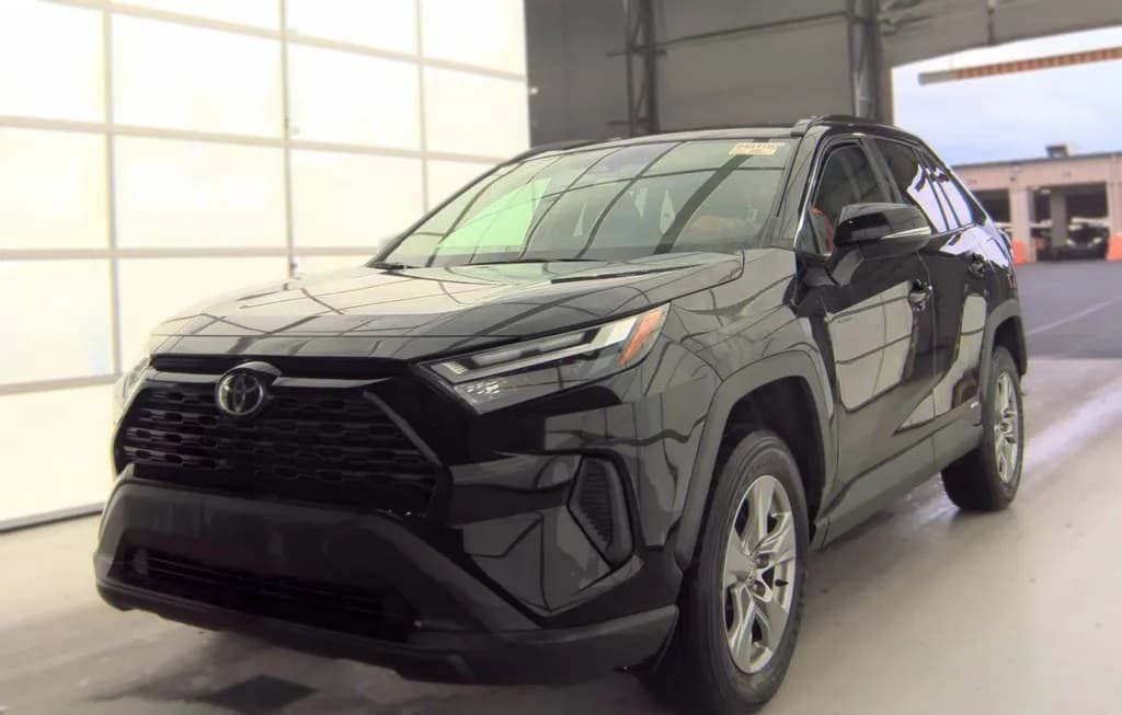 2025 TOYOTA RAV4 HYBRID XLE