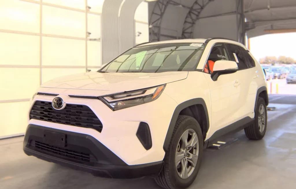 2025 TOYOTA RAV4 HYBRID XLE