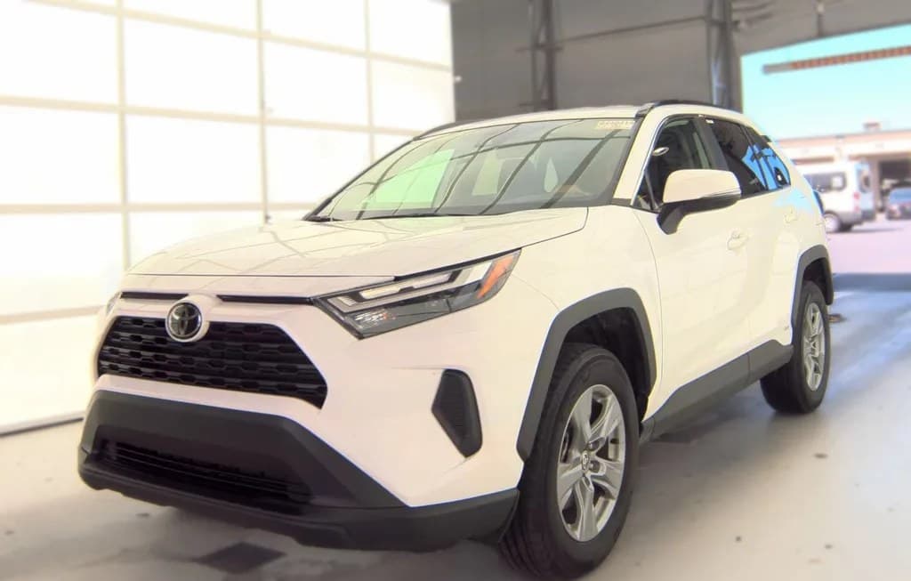 2025 TOYOTA RAV4 HYBRID XLE