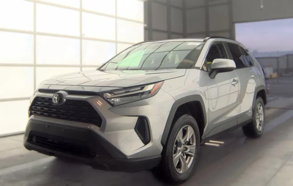 2025 TOYOTA RAV4 HYBRID XLE