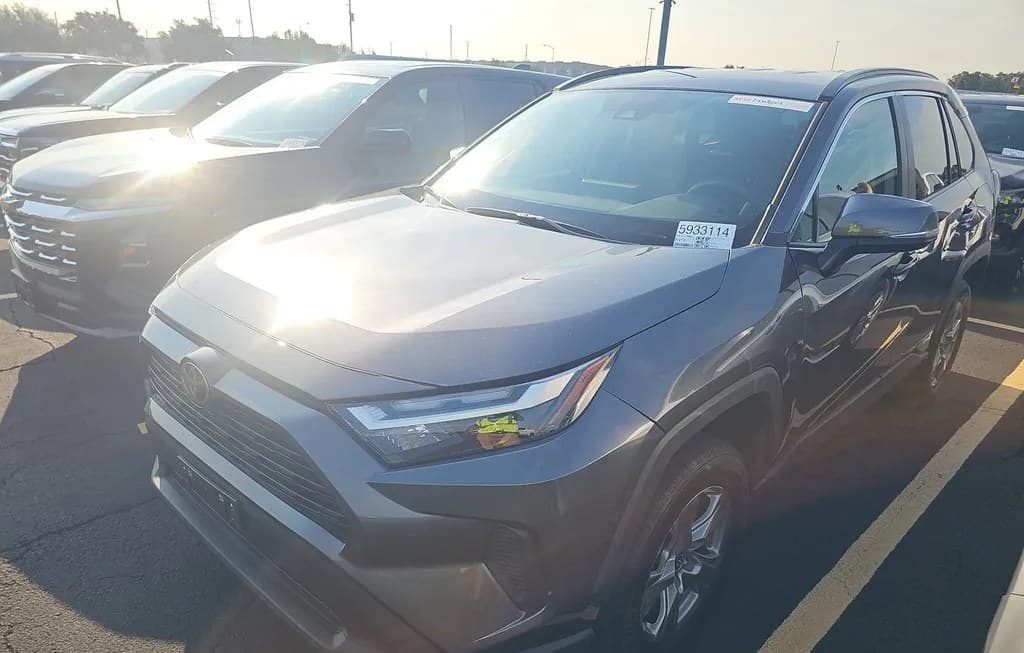 2025 TOYOTA RAV4 HYBRID XLE