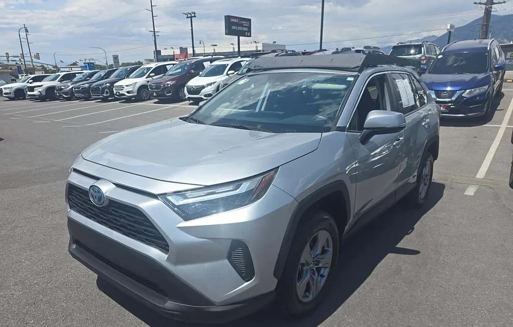 2022 TOYOTA RAV4 HYBRID XLE