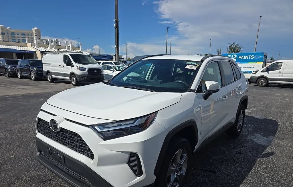 2025 TOYOTA RAV4 HYBRID XLE