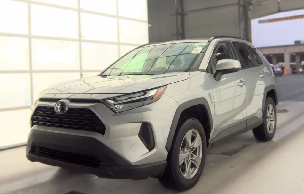 2025 TOYOTA RAV4 HYBRID XLE