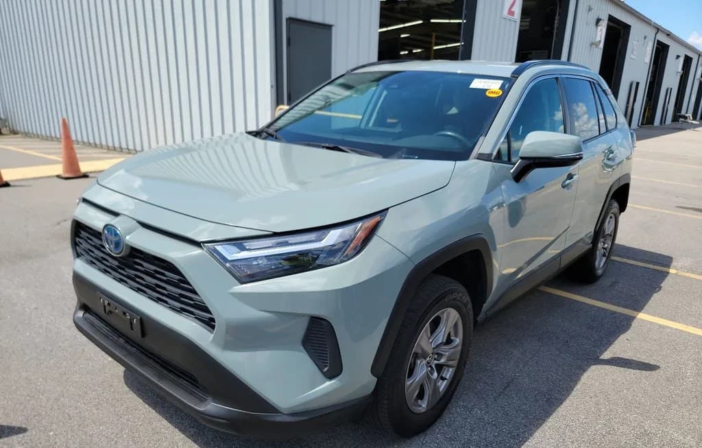 2023 TOYOTA RAV4 HYBRID XLE