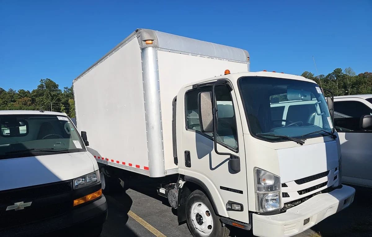 2019 ISUZU NPR 4