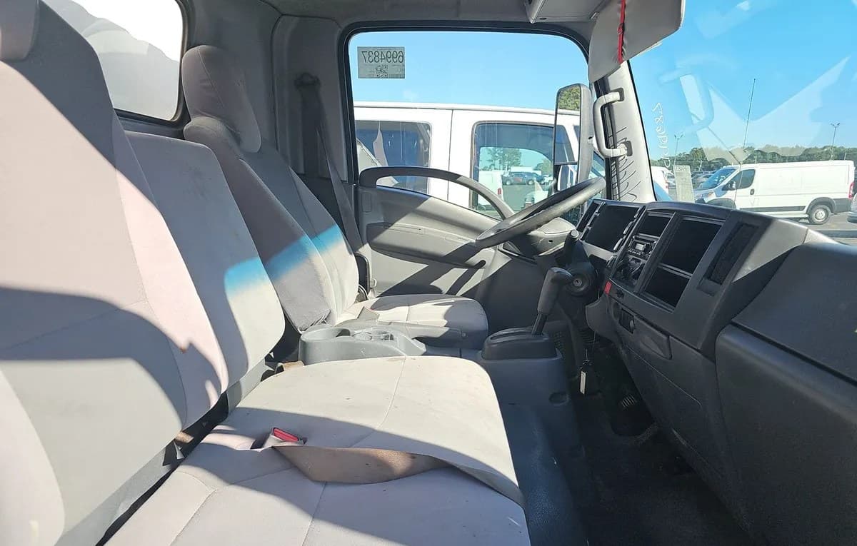 2019 ISUZU NPR 5