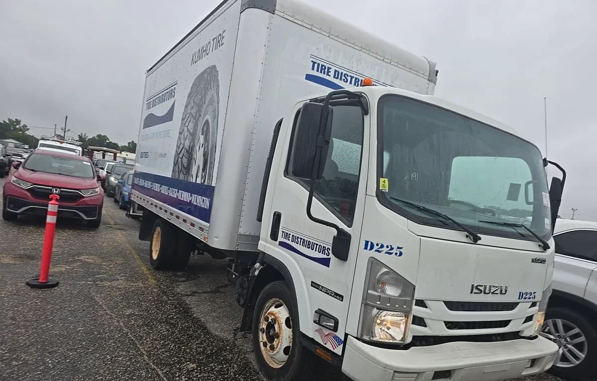 2021 ISUZU NPR HD Base 4