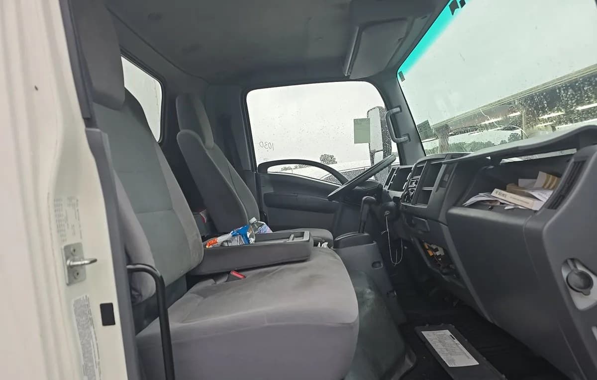 2021 ISUZU NPR HD Base 5