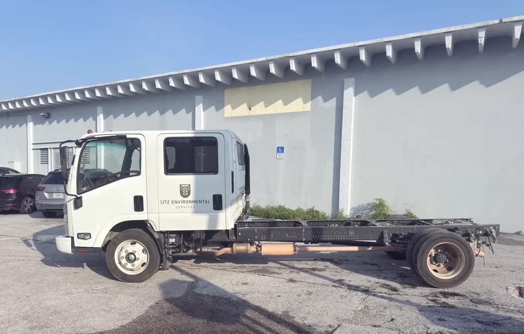 2024 CHEVROLET 4500 BASE LOW CAB CREW