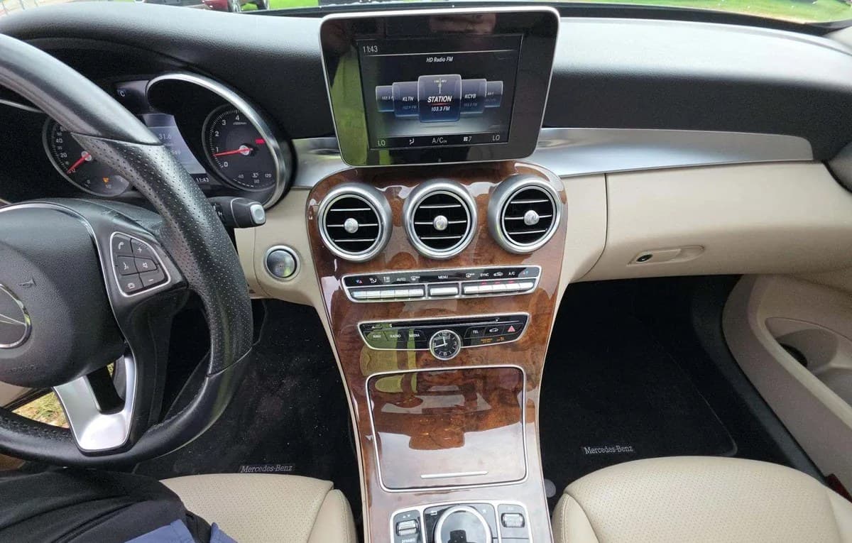 2017 MERCEDES-BENZ C-CLASS C 300 7