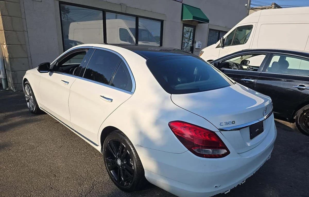 2018 MERCEDES-BENZ C-CLASS C 300 3