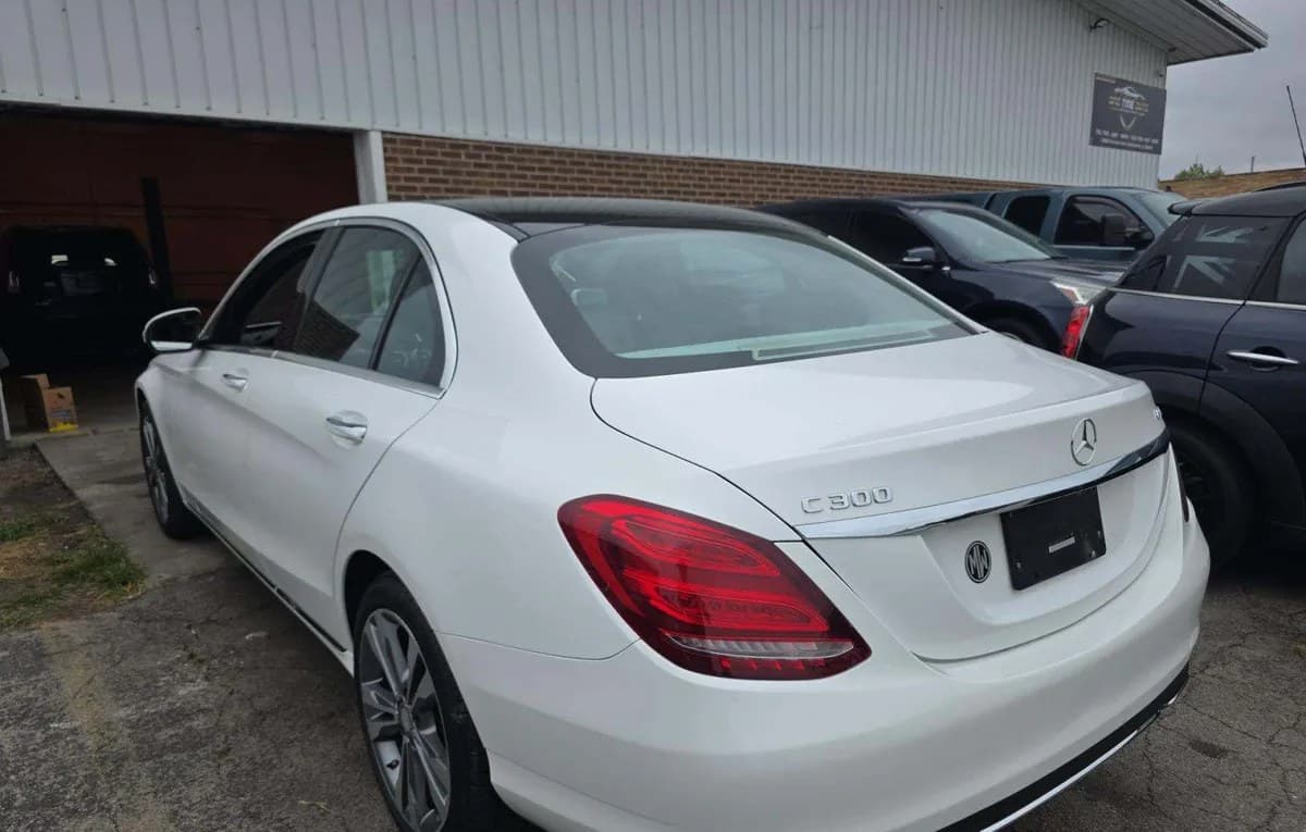 2017 MERCEDES-BENZ C-CLASS C 300 3
