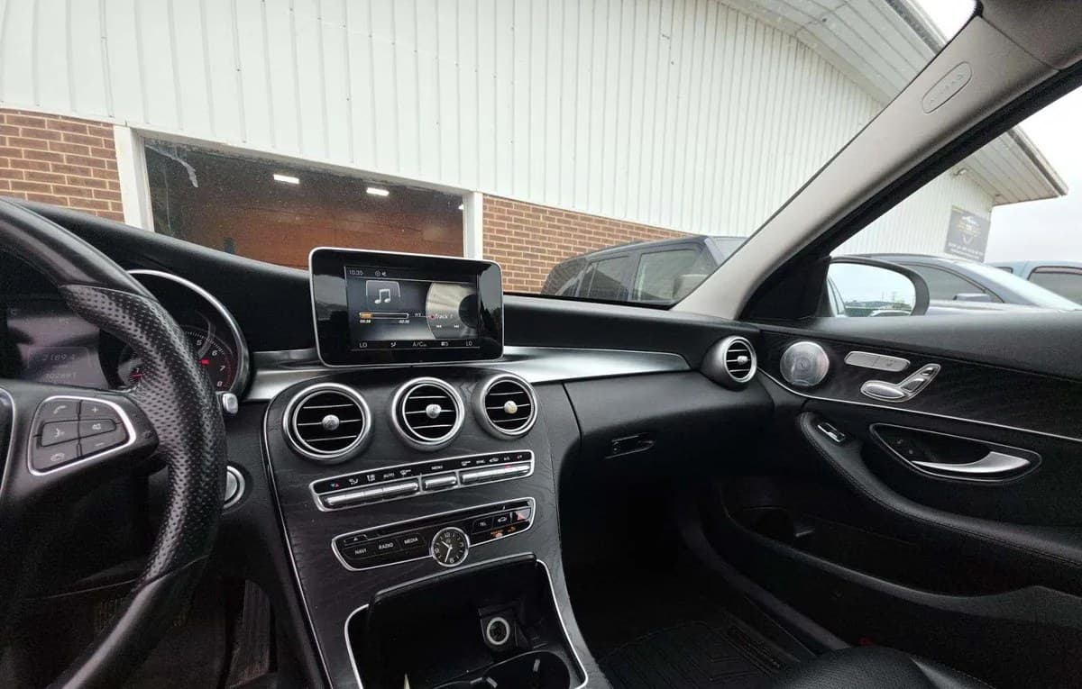2017 MERCEDES-BENZ C-CLASS C 300 7