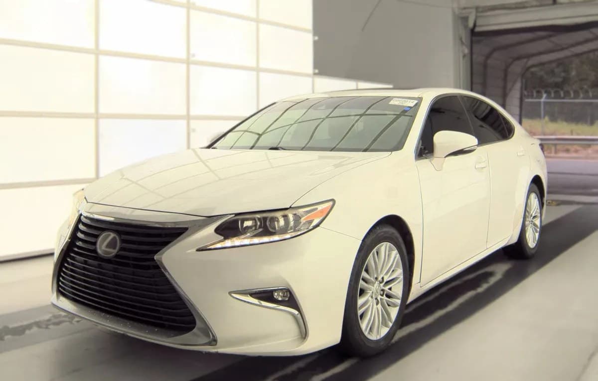 2017 LEXUS ES 350 2