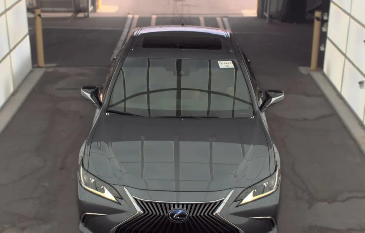2020 LEXUS ES ES 300h 3