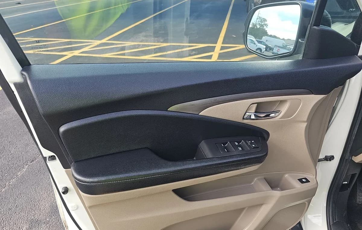 2019 HONDA PILOT LX 6