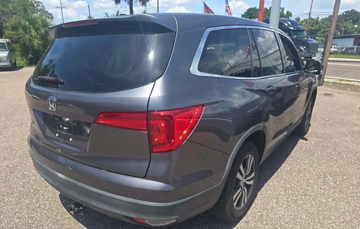 2017 HONDA PILOT EX-L 4