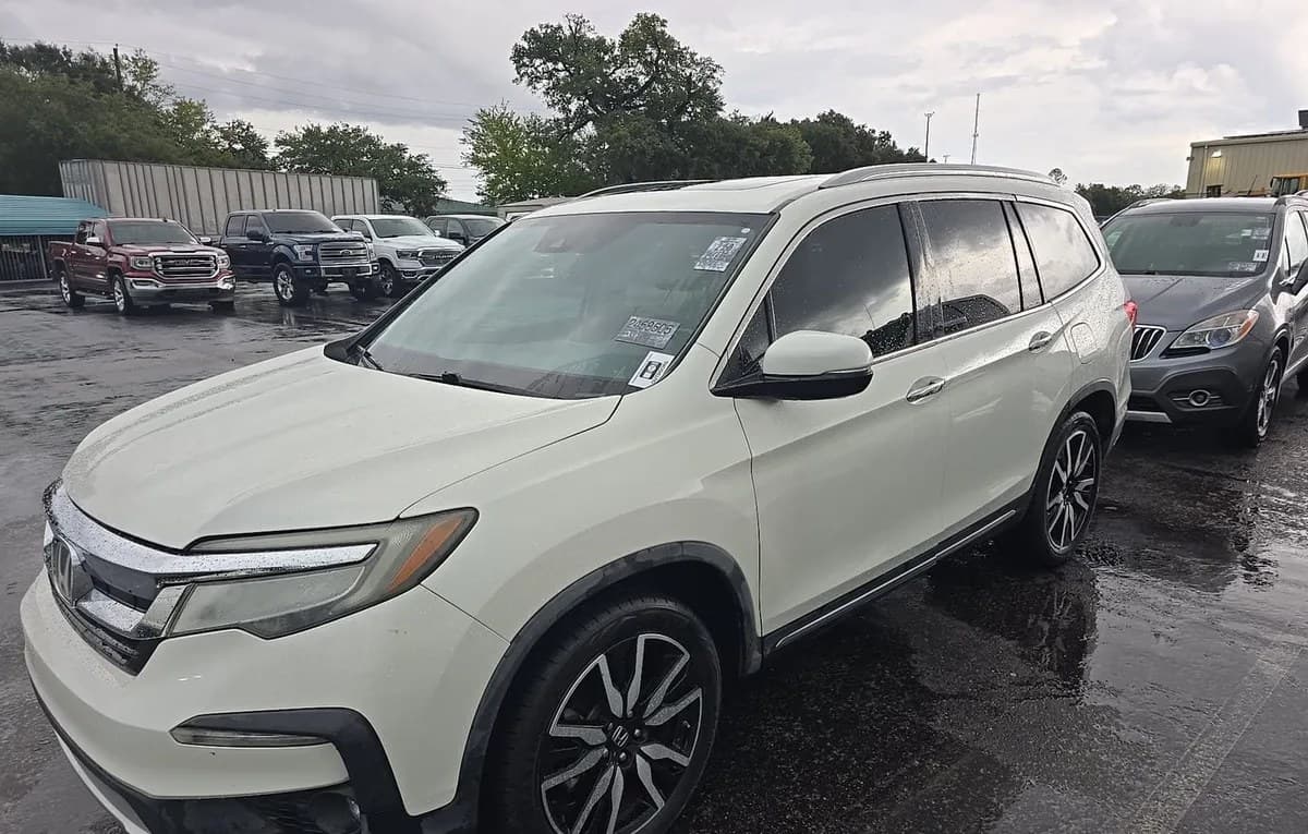 2019 HONDA PILOT Touring 2