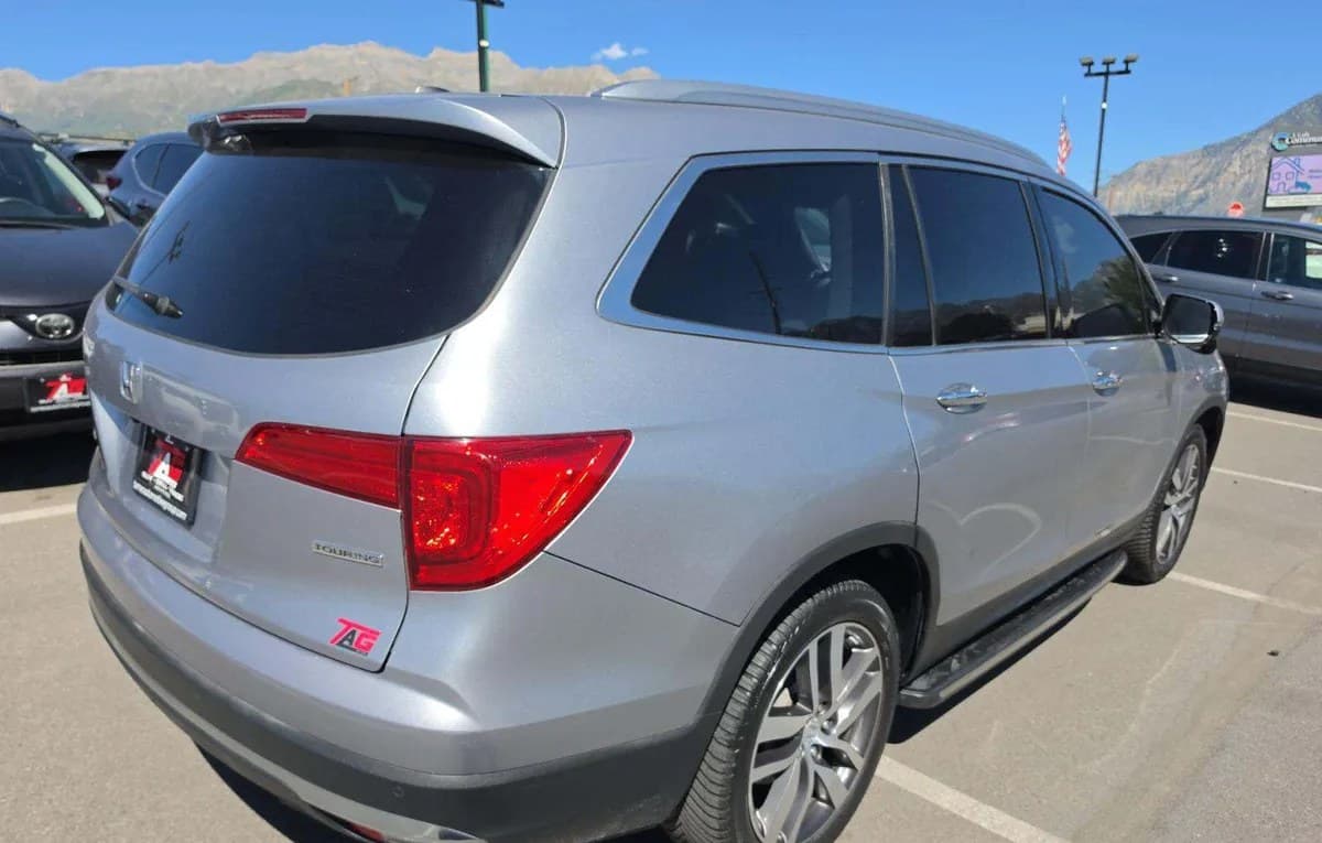 2017 HONDA PILOT TOURING 4