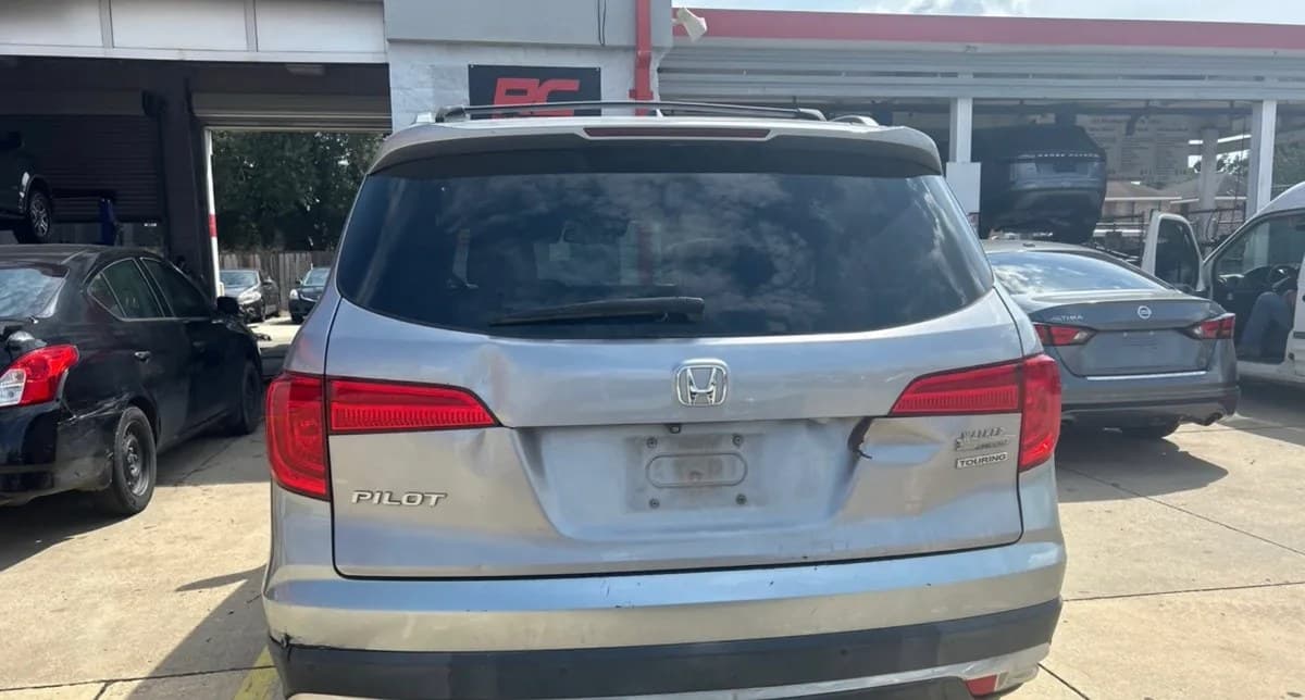 2017 HONDA PILOT Touring 4