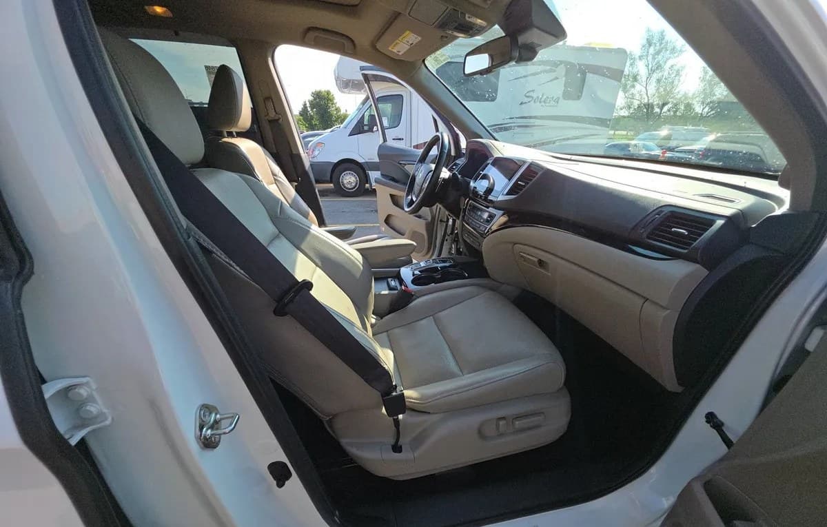 2017 HONDA PILOT Elite 5