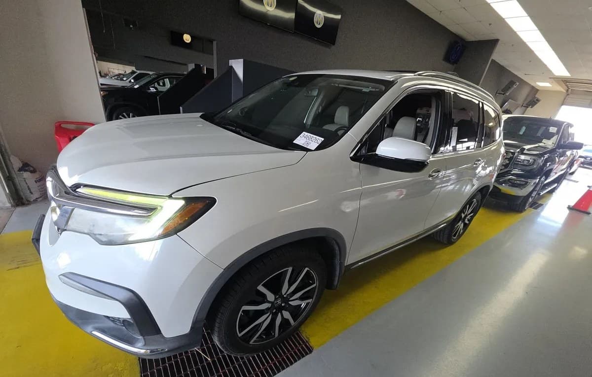 2019 HONDA PILOT Elite 2