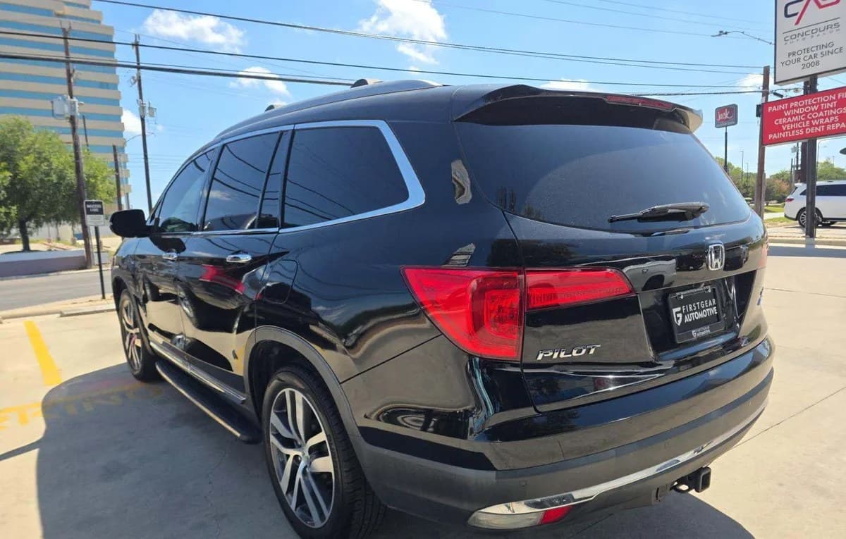 2018 HONDA PILOT Elite 3