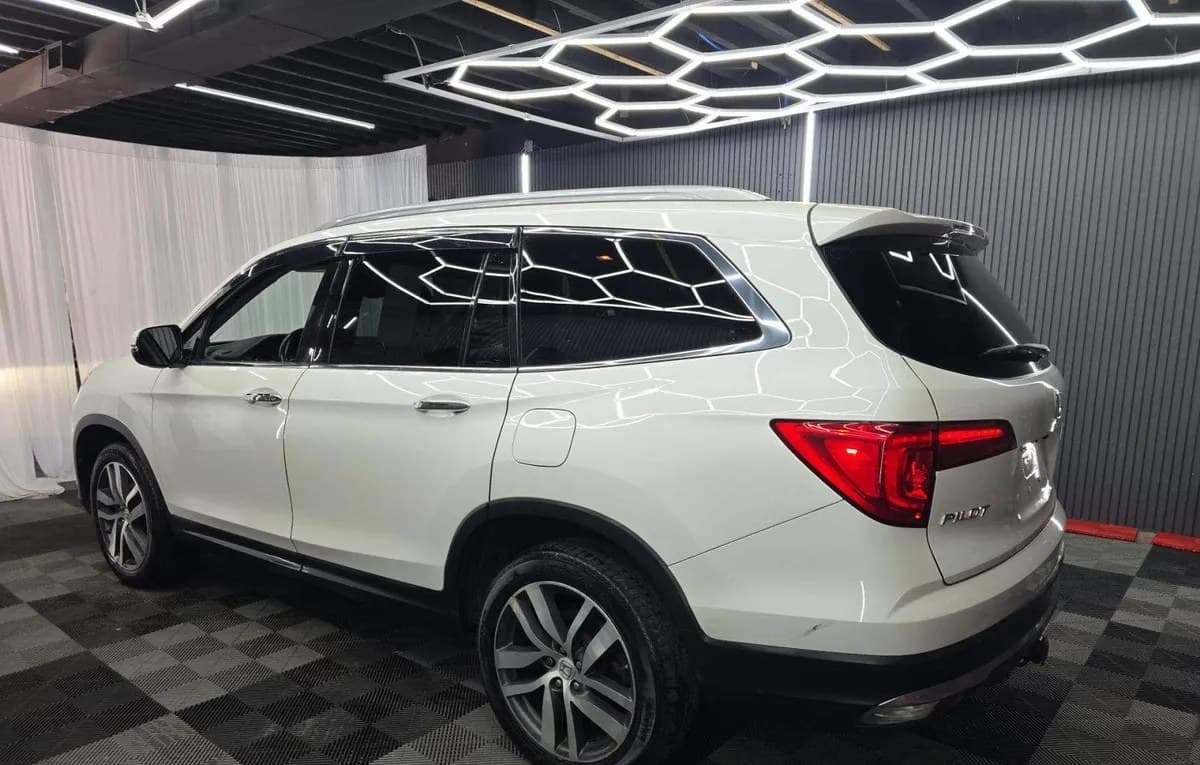 2018 HONDA PILOT Elite 3