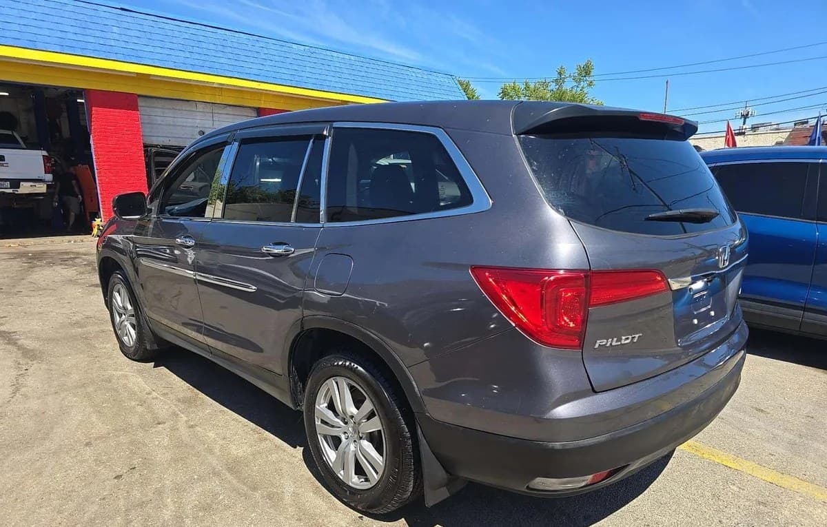 2018 HONDA PILOT LX 3