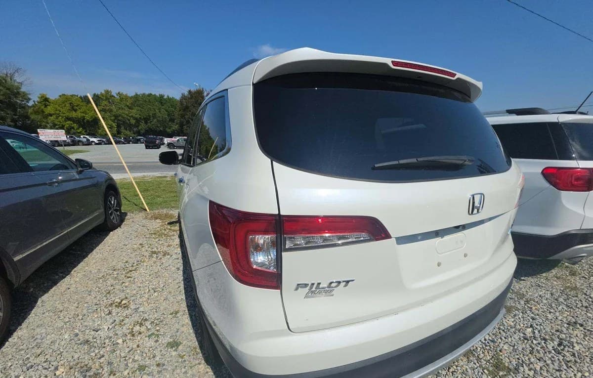 2019 HONDA PILOT TOURING 7-PASSENGER 3
