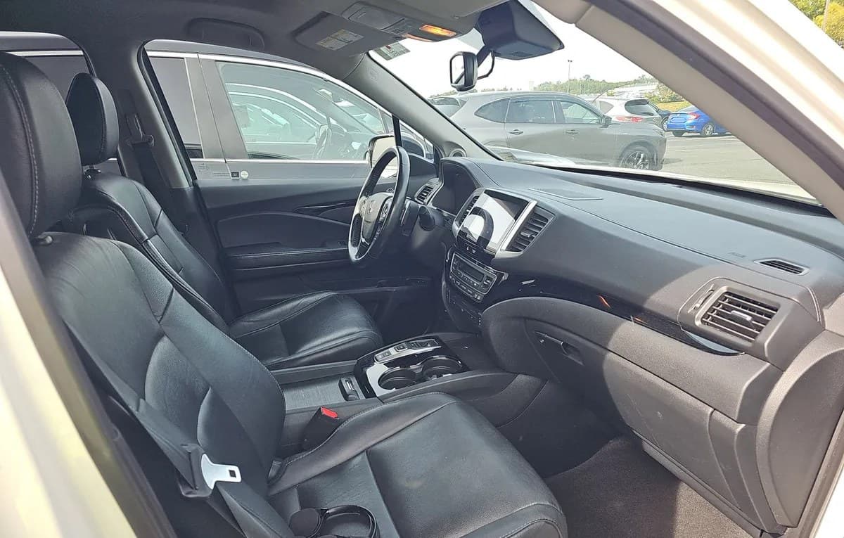2017 HONDA PILOT Touring 4