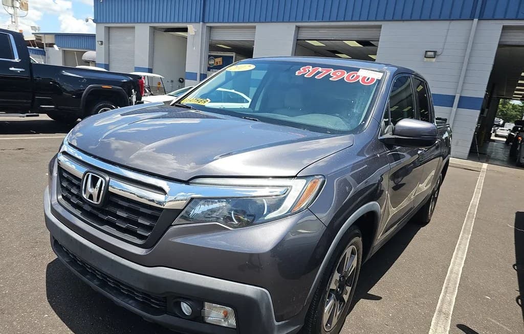2017 HONDA RIDGELINE RTL-T CREW CAB MEDIUM BED 1