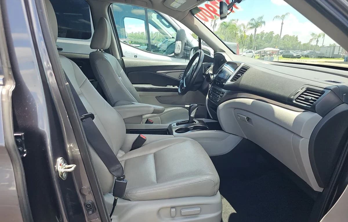 2017 HONDA RIDGELINE RTL-T CREW CAB MEDIUM BED 5
