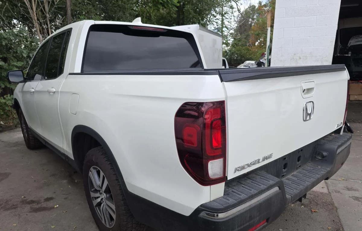 2017 HONDA RIDGELINE RTS CREW CAB MEDIUM BED 3