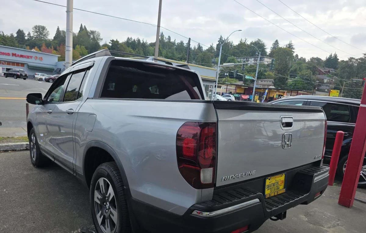 2017 HONDA RIDGELINE RTL-T CREW CAB MEDIUM BED 3