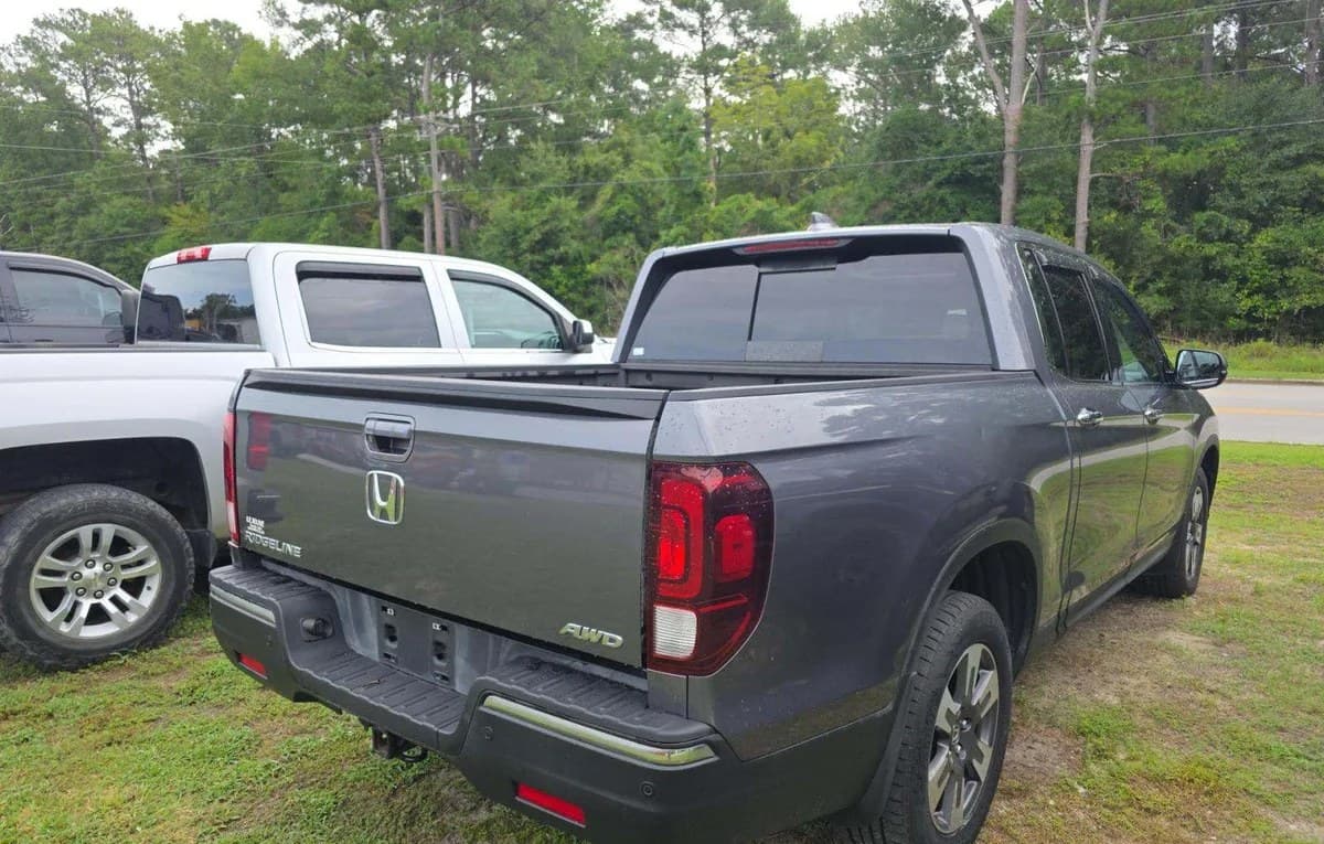 2018 HONDA RIDGELINE RTL-E CREW CAB MEDIUM BED 4