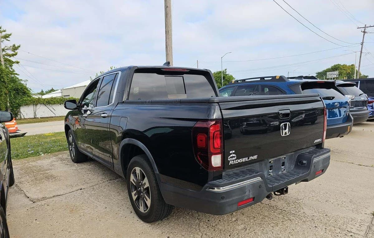 2017 HONDA RIDGELINE RTL-E CREW CAB MEDIUM BED 3